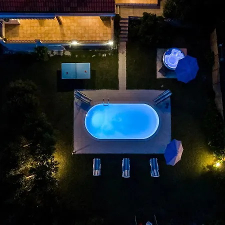 فيلة With Pool & Jacuzzi