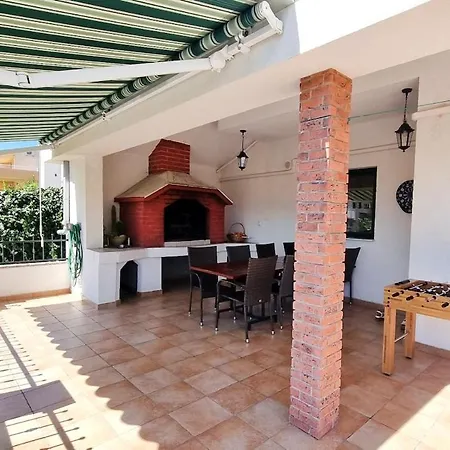 With Pool & Jacuzzi Villa