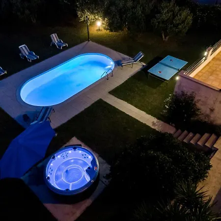 Villa With Pool & Jacuzzi Spalato
